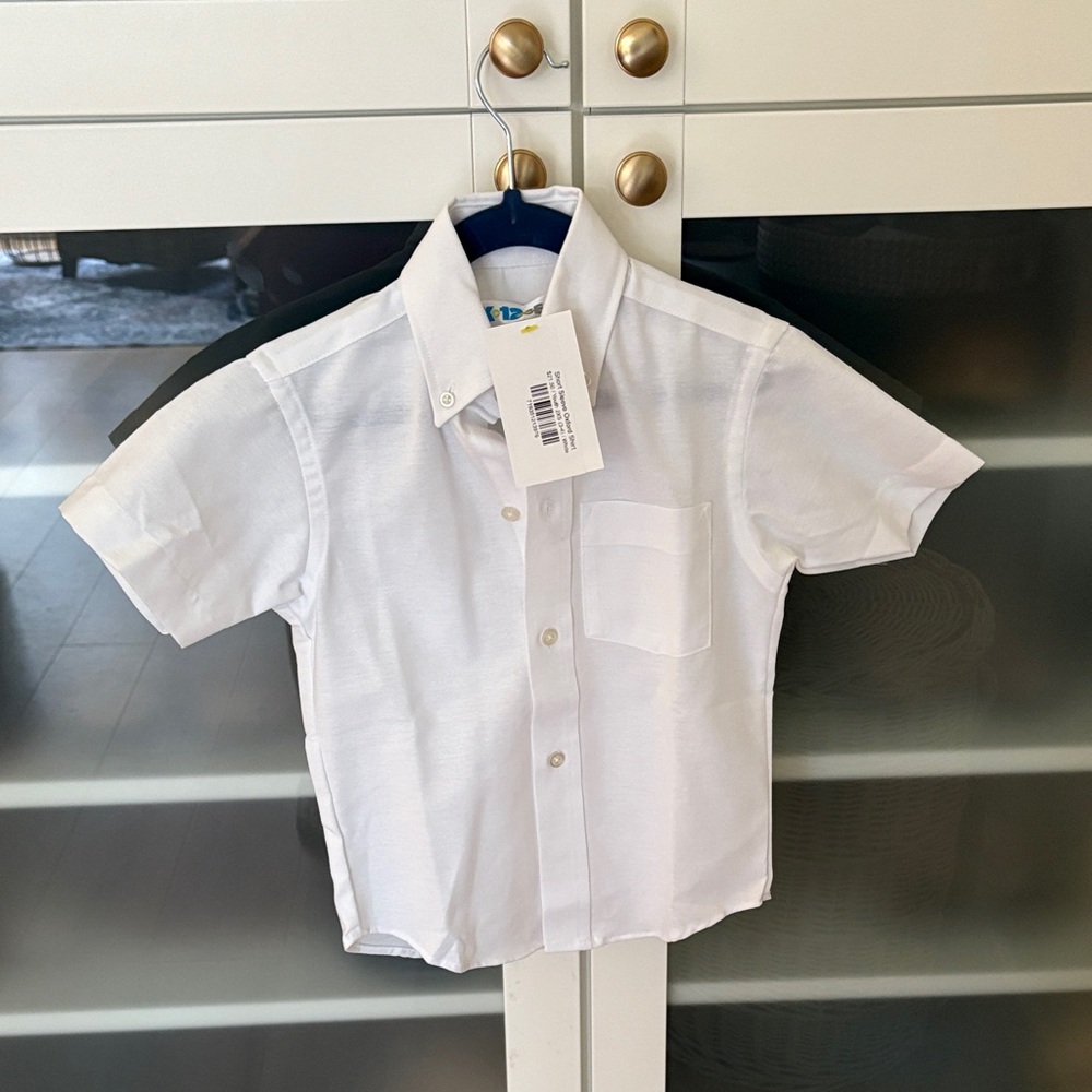 Classic White Kids Button Down Shirt - nwt - size xxs (3-4t)